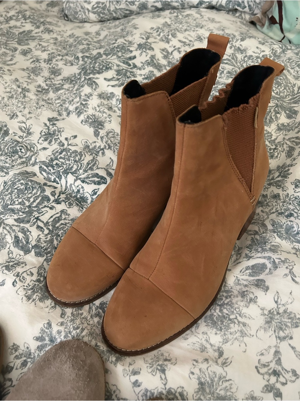 Toms Tan Chelsea Ankle Boots with Elastic Side Panels